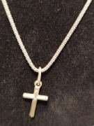 Srebrny łańcuszek+ srebrny krzyżyk, sygnowane próby 925