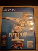 Gra FIFA 19 na PS4