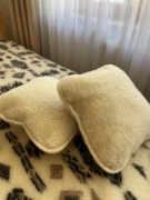 Dwie poduszki 100% z wełny owczej Merino