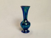 Wazon ceramiczny iryzowany, smukła forma, modernizm ok. 14 cm