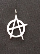 Naszyjnik, wisiorek z symbolem Anarchii 