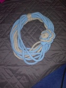 Naszyjnik z dzianiny