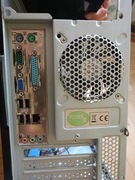 Obudowa komputera z płytą główną ASUS