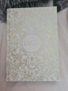 Biały zeszyt notatnik dior