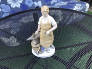 Figurka porcelanowa przedstawiającą kowala