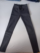 Ciemne jeansowe spodnie z podwyższonym stanem