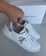 Calvin Klein białe tenisówki srebrne sygnowane logo rozm. 40/ 25,5 cm