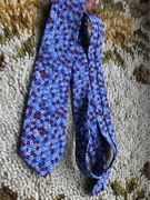 Damski krawat niebieski w kwiaty made in Korea