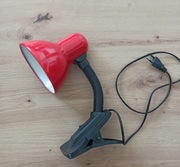 Lampka z możliwością przypięcia lub przykręcenia.