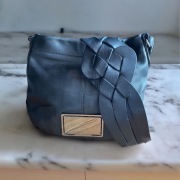 Torebka Skórzana czarna TED Baker Listonoszka piękny pasek Skóra naturalna