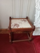 Retro stolik kawowy z kafelkami