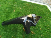 Osłona obudowa chłodnicy prawa, tłumik wydech Suzuki Intruder VZR 1800