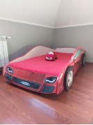 Łóżko dziecięce_auto_ świecące światła