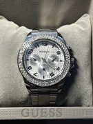 Nowiutki japoński zegarek wysadzany kryształami