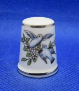 Naparstek Kolekcjonerski  Porcelanowy Royal Worcester  - Gołębie 