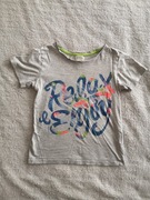 Szara bluzka H&M 122 - 128 kolorowy napis relax