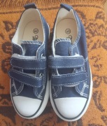 Sprzedam  nowe trampki 