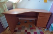 Biurko narożne z szufladą i szafką – solidne, stan dobry
