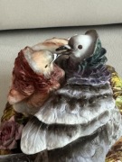 Pojemnik z figurką gołąbków 