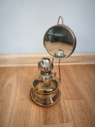 Stara lampa naftowa z odbłyśnikiem