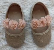 Balerinki złote H&M r. 22 (wkładka 14 cm) z gumką kwiaty  jak nowe