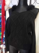 Sweterek warkocz odkryte ramiona futerko wyprzedaż