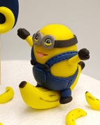 Figurka Minionek na bananie z masy cukrowej na tort Topper Najwyższa jakość