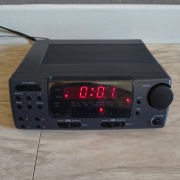 Radiobudzik Universum UR 2635 – vintage / retro