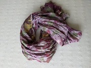 Szal damski cienki / chusta 170x45 cm, fiolet, wzór kwiatowy