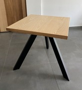 Stolik z drzewa jesionowego