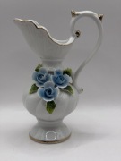 Porcelanowy dzbanek Carl Scheidig Gräfenthal z trójwymiarowymi kwiatami