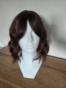 Brązowa Peruka Krótki Falowany Bob z Grzywką (30 cm)