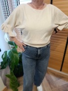 Kremowy damski sweter z rękawem 3/4