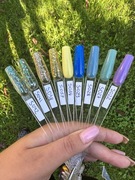 Zestaw hybrydowych lakierów.