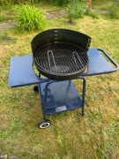 grill węglowy do ogrodu - grill na kółkach