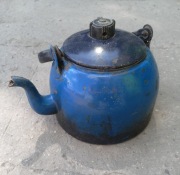 Stary czajnik emaliowany kwietnik loft prl