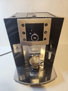 Ekspres ciśnieniowy DeLonghi ESAM5400