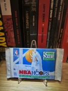 1992-93 Skybox NBA Hoops Basketball - paczka kart - Nowa 