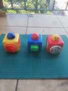  Klocki sensoryczne Fisher Price. 