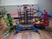 Sprzedam tanioOgromny garaż zjeżdżalnia na autka Majorette 