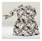 Sukienka na długim rękaw.