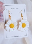 Kolczyki stokrotki, kolczyki wiszące kwiaty stokrotki 