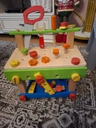 Mały stolik warsztatowy dla dziecka 