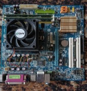 Płyta główna z procesorem i pamięcią RAM 