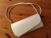 Perłowa torebka kopertówka firmy Brilu - idealna na ślub lub wesele