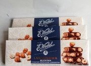 Czekolada mleczna z całymi orzechami laskowymi marki E. Wedel 3 x 220g
