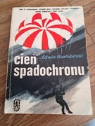 książka z dedykacją z 1969r "cień spadochronu" E.Rozlubirski stan db