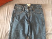 niebieskie dżinsy straight jeans proste spodnie jeansowe dżinsowe denim
