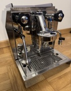  Profesjonalny ekspres do kawy Rocket Giotto Plus PID