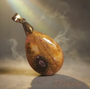 Wisiorek Bursztynowy z Czarnym Turmalinem i Dębem